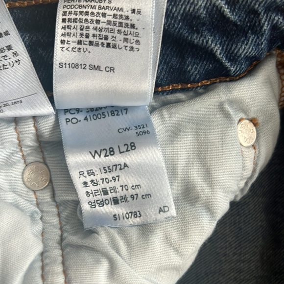 Levi's 501 Button-fly Jeans - Picture 4 of 5